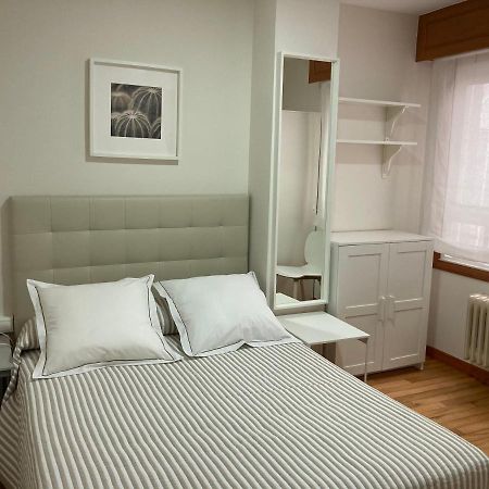 Vivienda Uso Turistico Espineira Apartment ซานติอาโก เด กอมโปสเตลา ภายนอก รูปภาพ