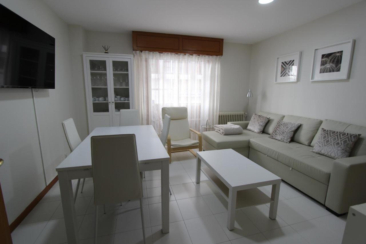 Vivienda Uso Turistico Espineira Apartment ซานติอาโก เด กอมโปสเตลา ภายนอก รูปภาพ